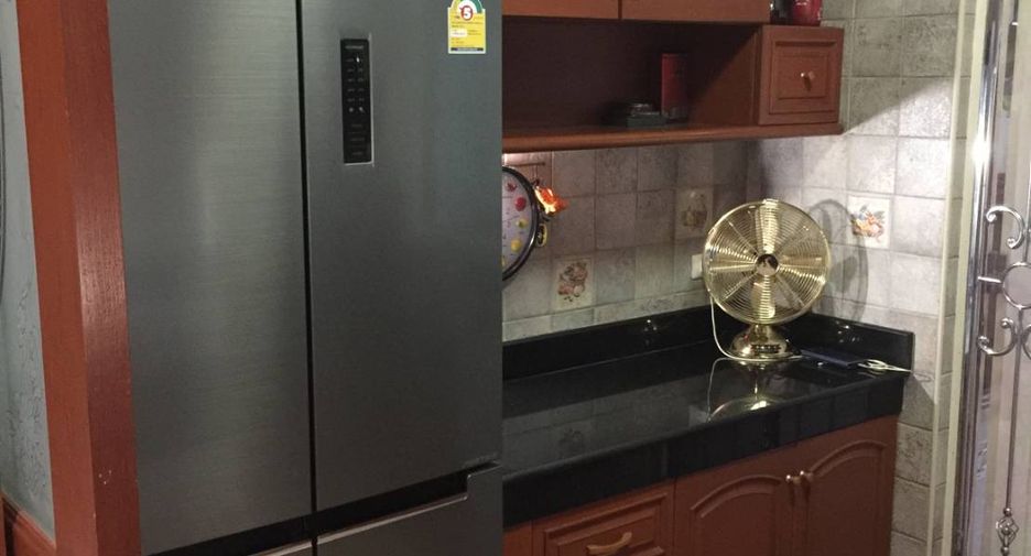 For sale 5 Beds house in Prawet, Bangkok