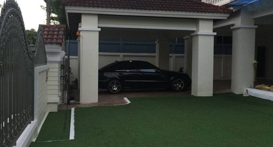 For sale 5 Beds house in Prawet, Bangkok