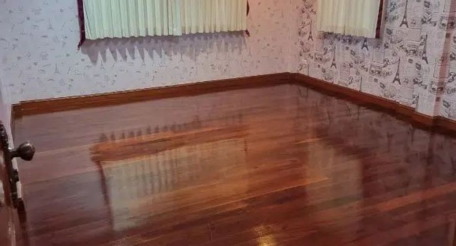 For sale 5 Beds house in Prawet, Bangkok