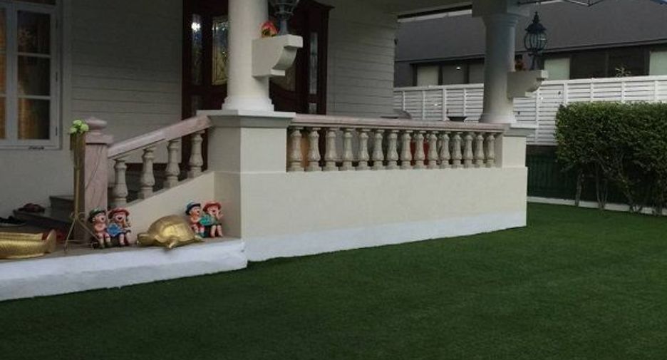 For sale 5 Beds house in Prawet, Bangkok