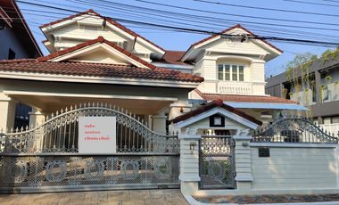 For sale 5 Beds house in Prawet, Bangkok