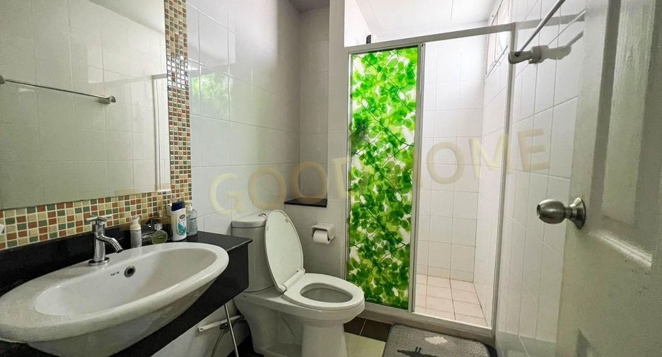 For sale 1 bed condo in Phra Khanong, Bangkok