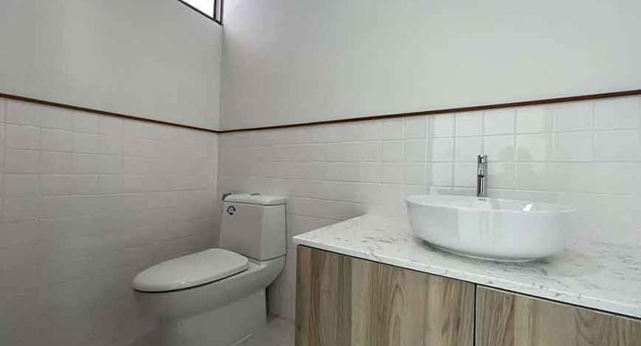 For sale 4 bedrooms villa in Hang Dong, Chiang Mai