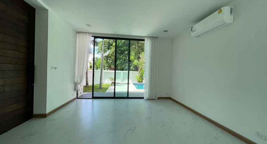 For sale 4 bedrooms villa in Hang Dong, Chiang Mai