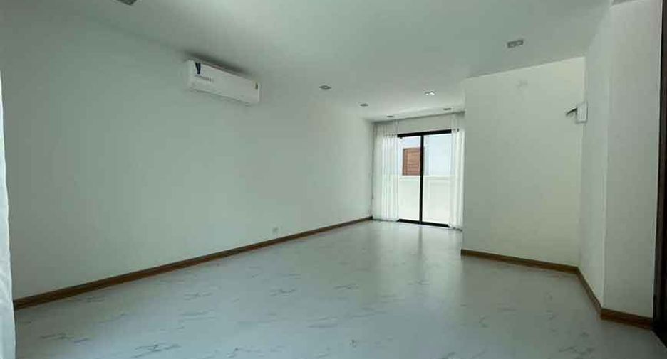 For sale 4 bedrooms villa in Hang Dong, Chiang Mai