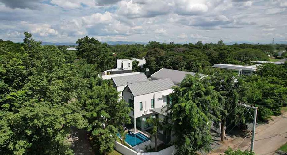 For sale 4 bedrooms villa in Hang Dong, Chiang Mai