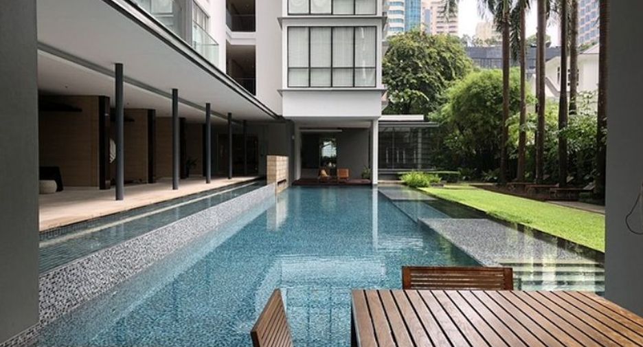 For sale 2 bedrooms condo in Khlong Toei, Bangkok