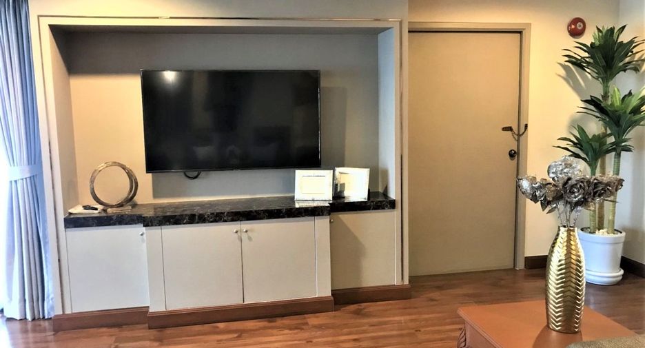 Condo en alquiler de 3 habitaciones en Watthana, Bangkok