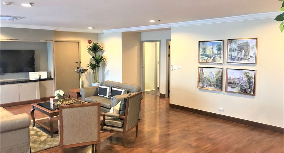 Condo en alquiler de 3 habitaciones en Watthana, Bangkok