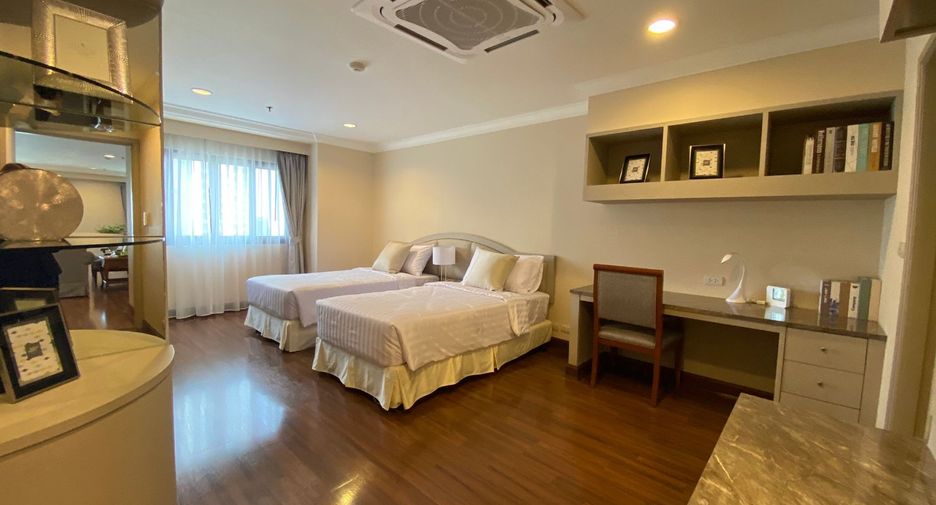 Condo en alquiler de 3 habitaciones en Watthana, Bangkok