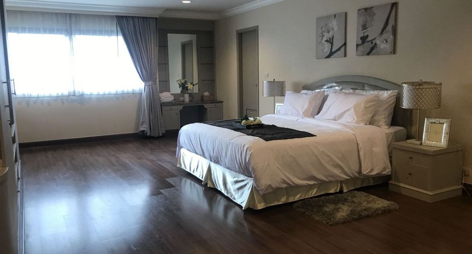 Condo en alquiler de 3 habitaciones en Watthana, Bangkok