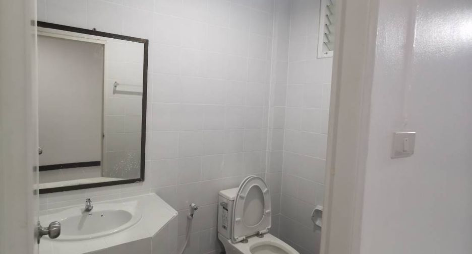 For sale 3 bedrooms townhouse in Bueng Kum, Bangkok