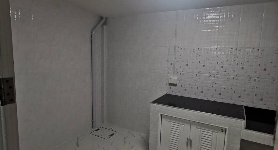 For sale 3 bedrooms townhouse in Bueng Kum, Bangkok