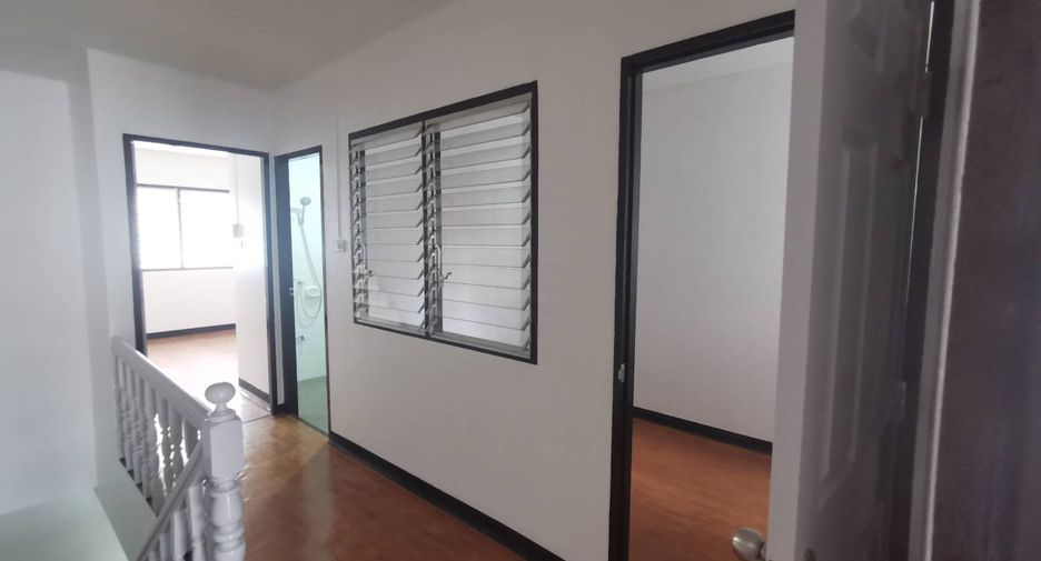 For sale 3 bedrooms townhouse in Bueng Kum, Bangkok
