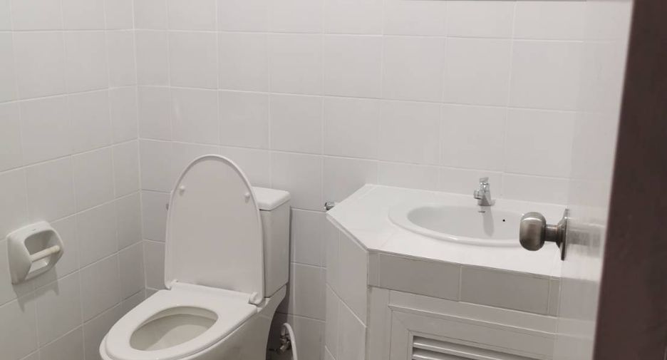 For sale 3 bedrooms townhouse in Bueng Kum, Bangkok