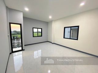 For rent and for sale warehouse in Lat Lum Kaeo, Pathum Thani