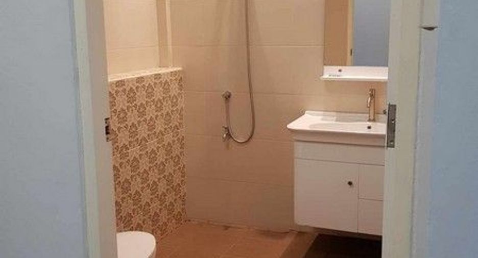 Casa adosada en venta de 1 habitaciones en Bang Lamung, Chonburi