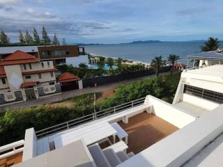 For rent 4 bed townhouse in Jomtien, Pattaya