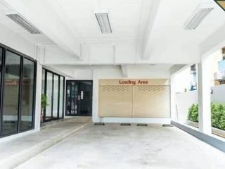 For rent and for sale retail Space in Din Daeng, Bangkok