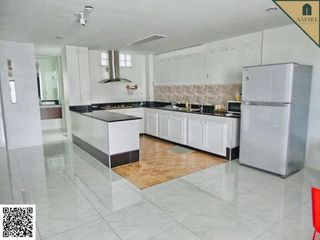 For rent and for sale retail Space in Din Daeng, Bangkok