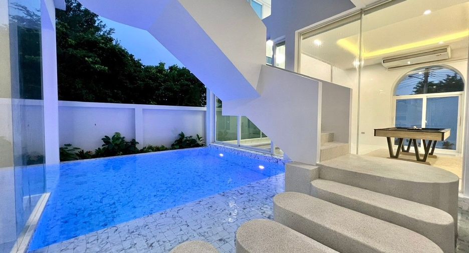 Villa en venta de 4 habitaciones en Bang Lamung, Chonburi
