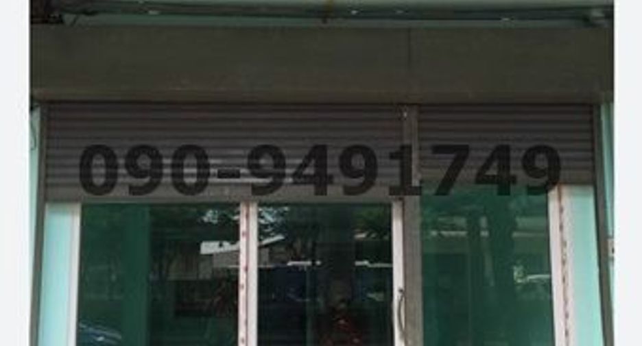 For rent 4 bedrooms retail Space in Rat Burana, Bangkok