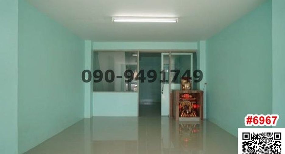 For rent 4 bedrooms retail Space in Rat Burana, Bangkok