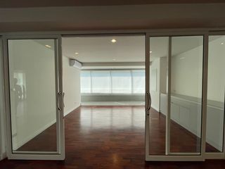 For rent 4 bedrooms apartment in Watthana, Bangkok