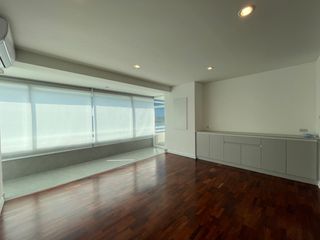 For rent 4 bedrooms apartment in Watthana, Bangkok