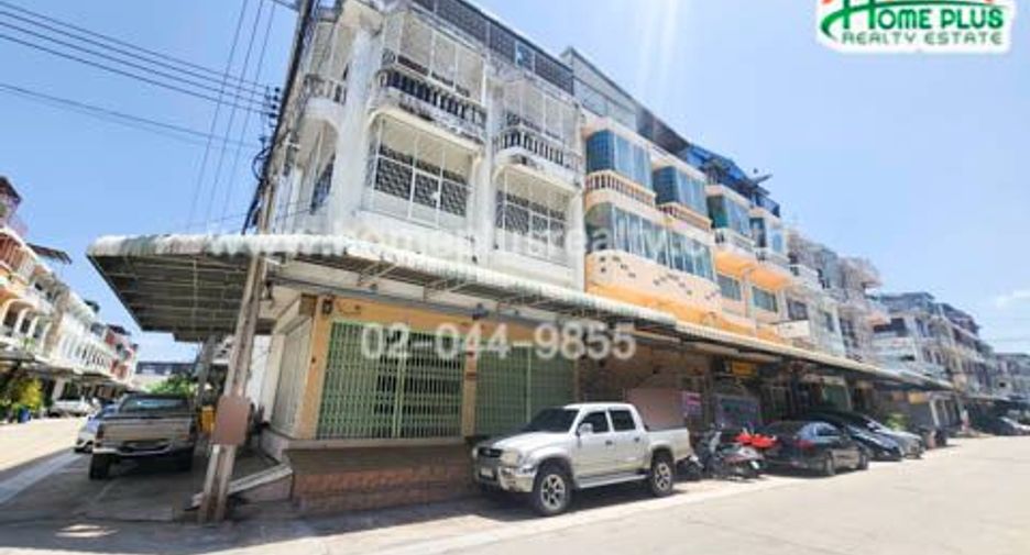 For sale 7 bed retail Space in Bang Khun Thian, Bangkok