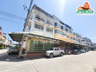 For sale 7 bed retail Space in Bang Khun Thian, Bangkok