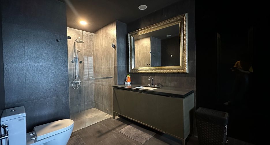 Casa en venta de 4 habitaciones en Lat Phrao, Bangkok