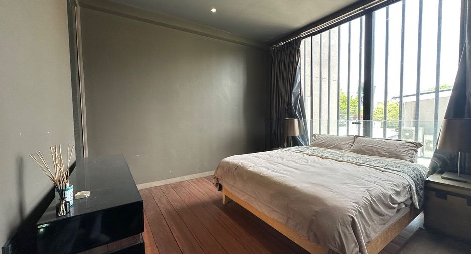 Casa en venta de 4 habitaciones en Lat Phrao, Bangkok