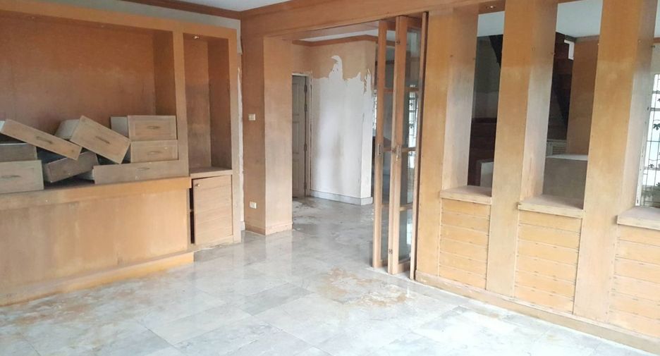 For sale 3 bed house in Sam Khok, Pathum Thani