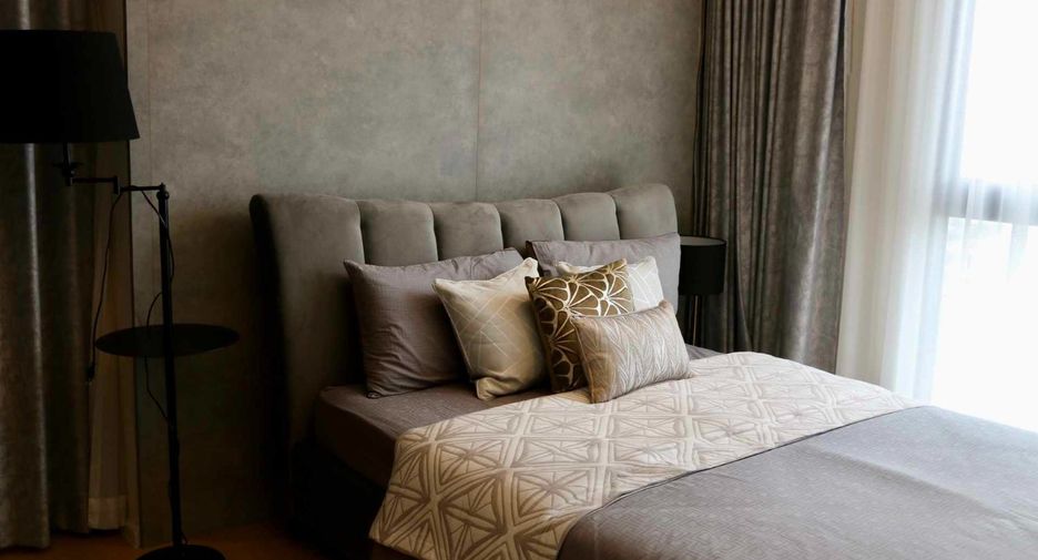 For rent 3 bedrooms condo in Watthana, Bangkok