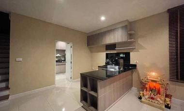 Casa en alquiler y en venta de 4 habitaciones en Bang Phli, Samut Prakan