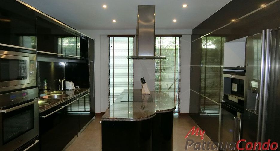 For rent 4 bedrooms house in Bang Lamung, Chonburi
