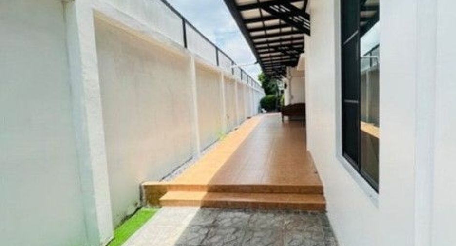 For rent 6 Beds house in Khan Na Yao, Bangkok