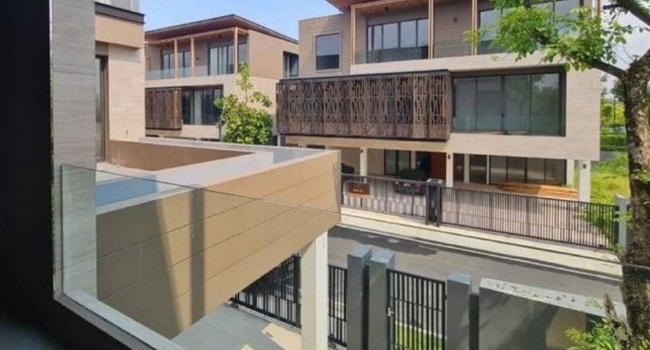 À vendre 4 chambres maison à Bang Kapi, Bangkok