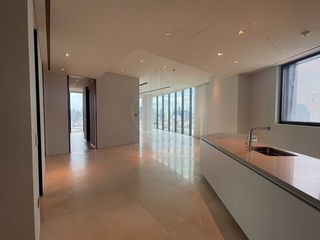 For sale 2 ベッドルーム condo in Khlong San, Bangkok