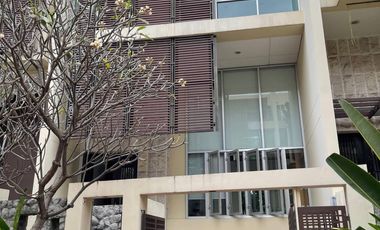 For rent and for sale studio townhouse in Yan Nawa, Bangkok
