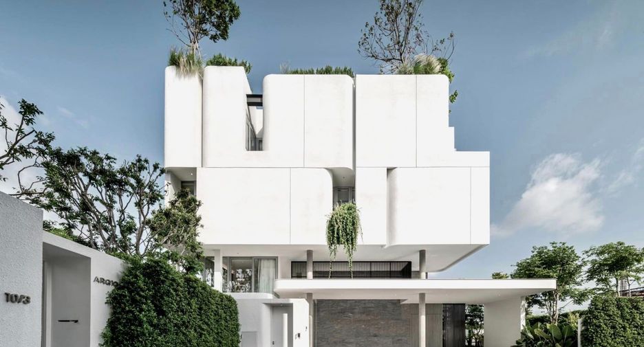For sale 4 bedrooms house in Prawet, Bangkok