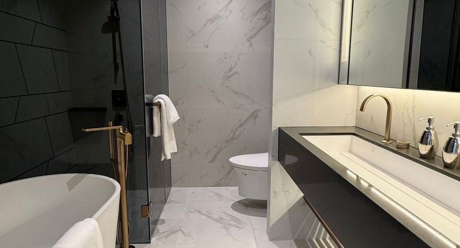 Condo en alquiler de 2 habitaciones en Khlong Toei, Bangkok