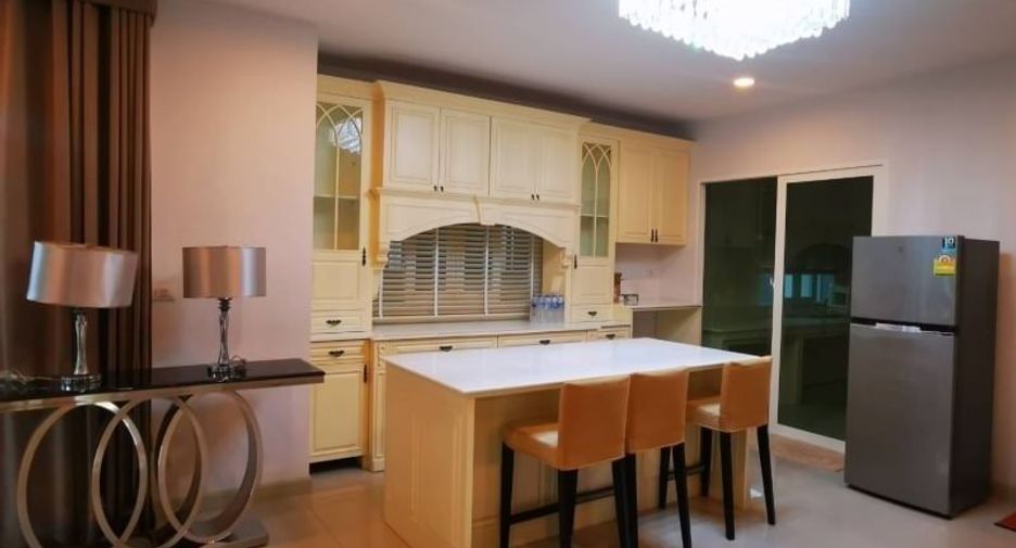 For rent 4 bedrooms house in Thung Khru, Bangkok