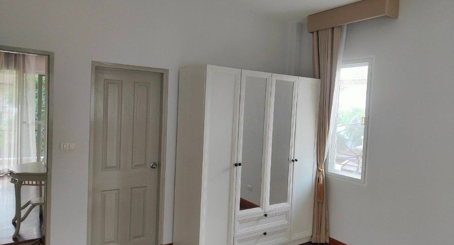 For rent 4 bedrooms house in Thung Khru, Bangkok