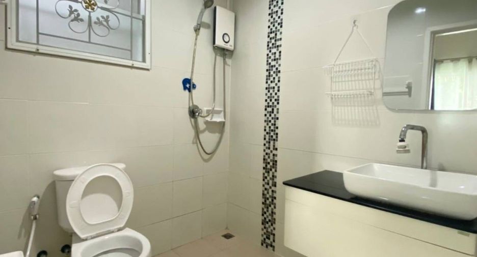 À vendre 3 chambres maison à Si Racha, Chonburi