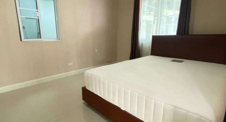 À vendre 3 chambres maison à Si Racha, Chonburi