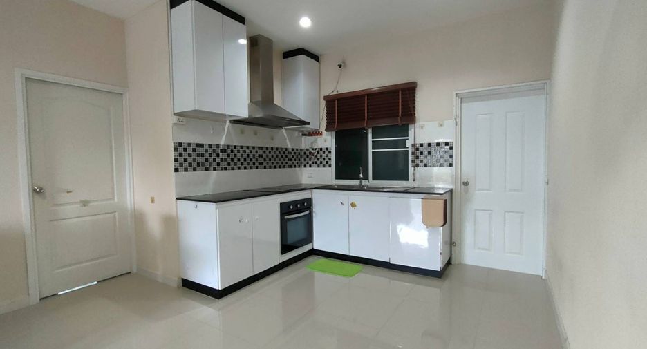 À vendre 3 chambres maison à Si Racha, Chonburi