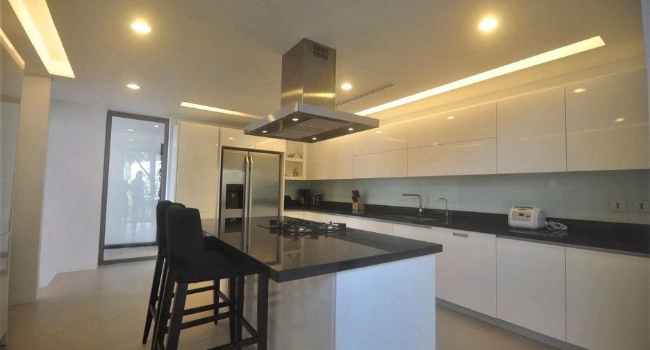 For sale 6 bedrooms villa in Kathu, Phuket