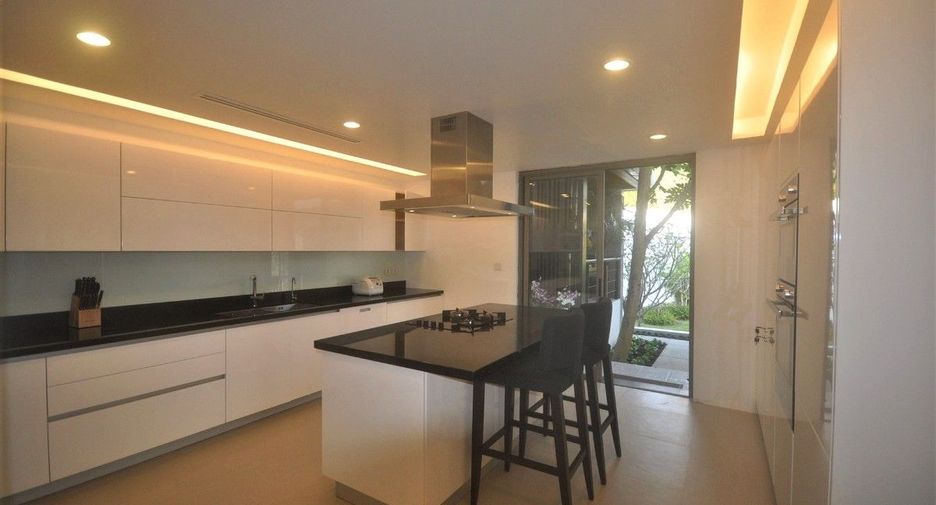 For sale 6 bedrooms villa in Kathu, Phuket